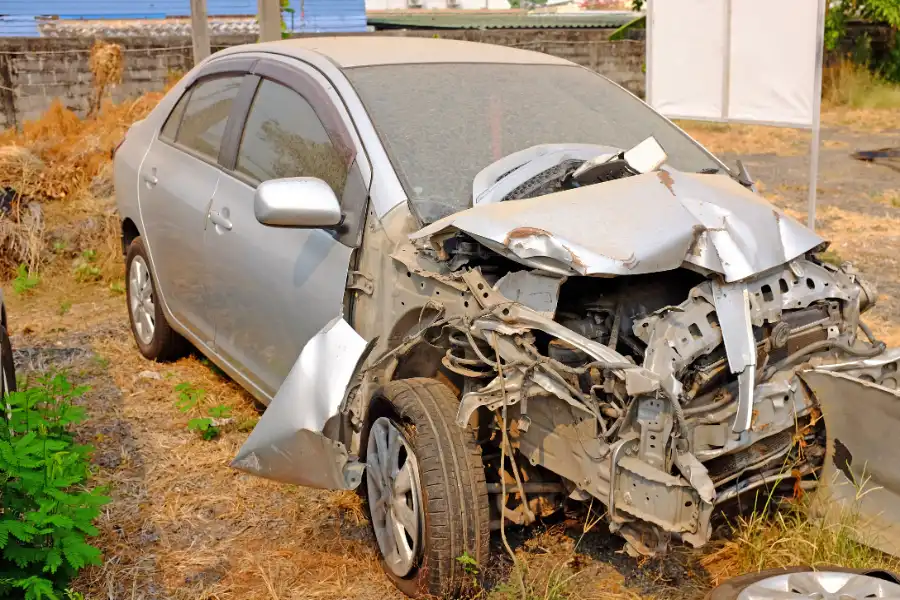 Why Dealers Accept Wrecked Cars With Extensive Damage Ballwin, MO Why Dealers Accept Wrecked Cars With Extensive Damage Ballwin, MO