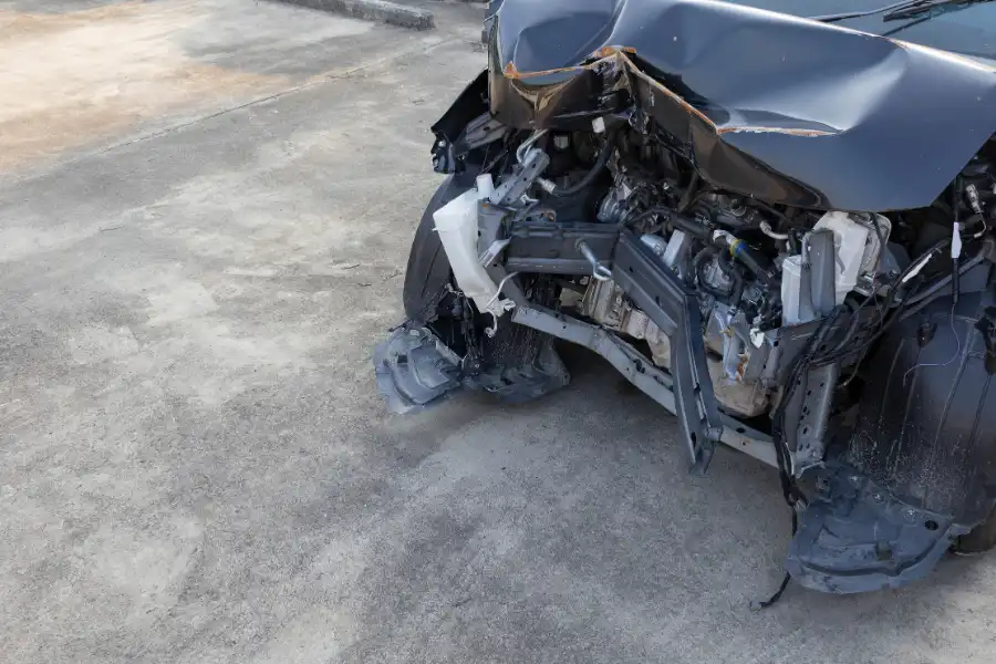 Why Dealers Accept Wrecked Cars With Extensive Damage in Ballwin, MO Why Dealers Accept Wrecked Cars With Extensive Damage in Ballwin, MO